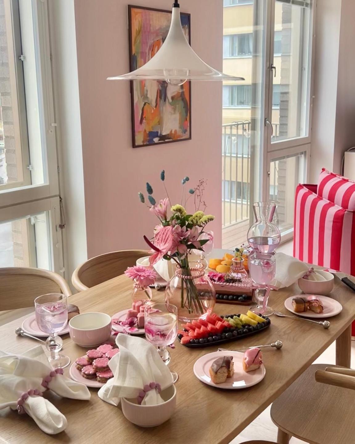 Candy-Colored Two-Room Condo With Sweet Views Helsinki Ngoại thất bức ảnh