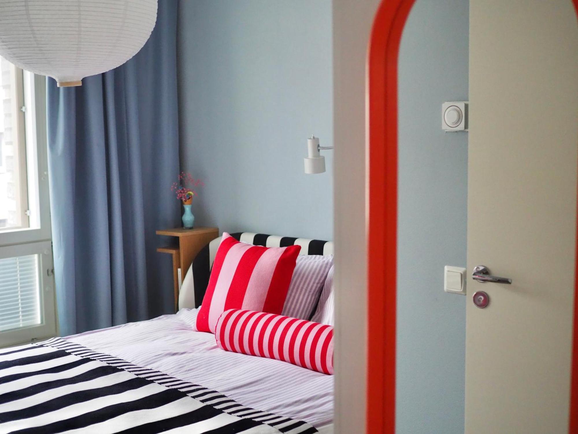 Candy-Colored Two-Room Condo With Sweet Views Helsinki Ngoại thất bức ảnh